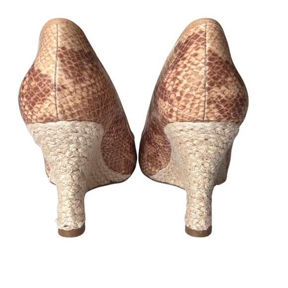 Nine West "Motocross" Peep Toe Tan Snakeskin Wedge Size 10 Includes Box - Picture 2 of 7
